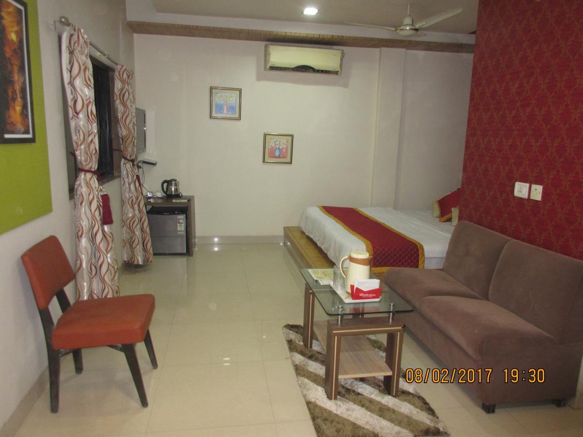 Hotel Panchratna Panvel Exterior photo