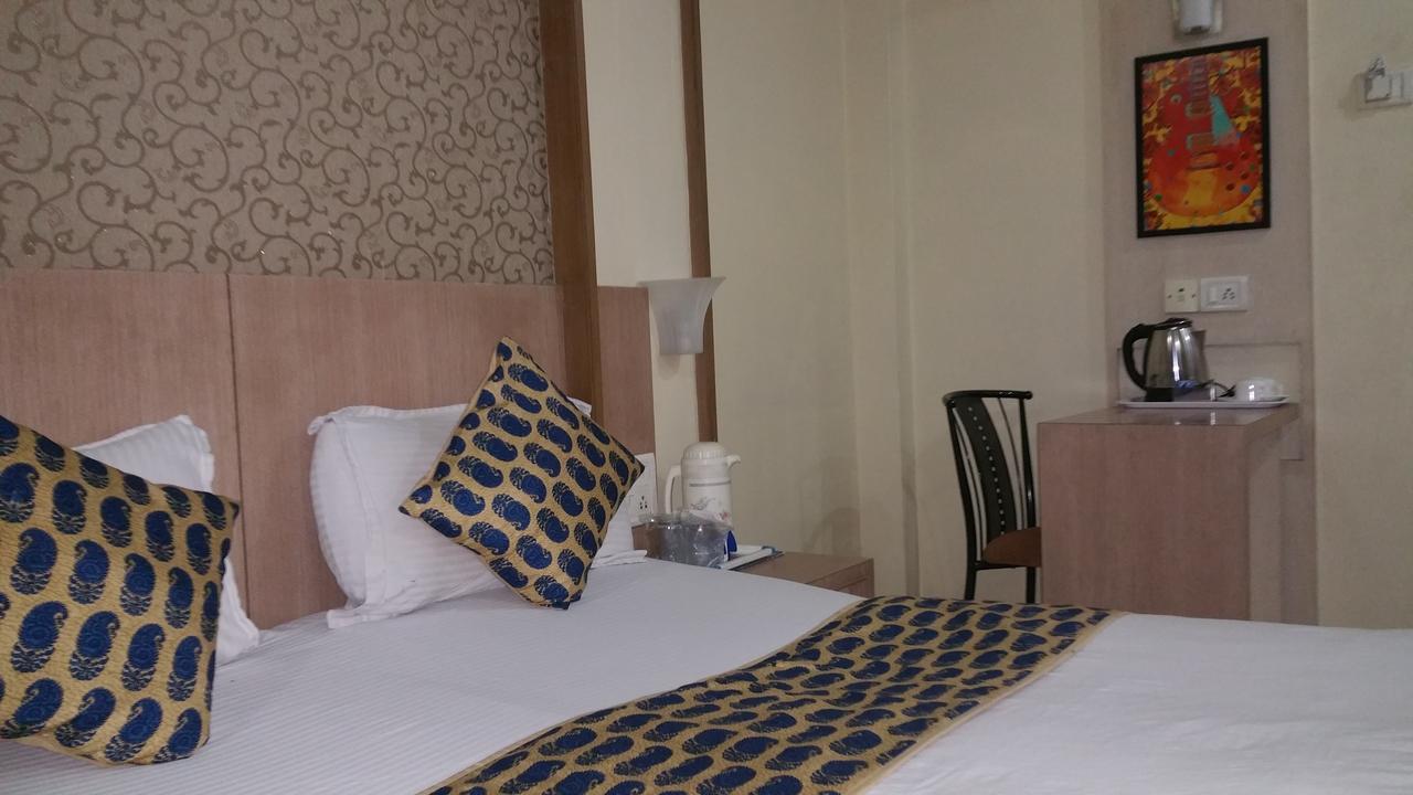 Hotel Panchratna Panvel Exterior photo