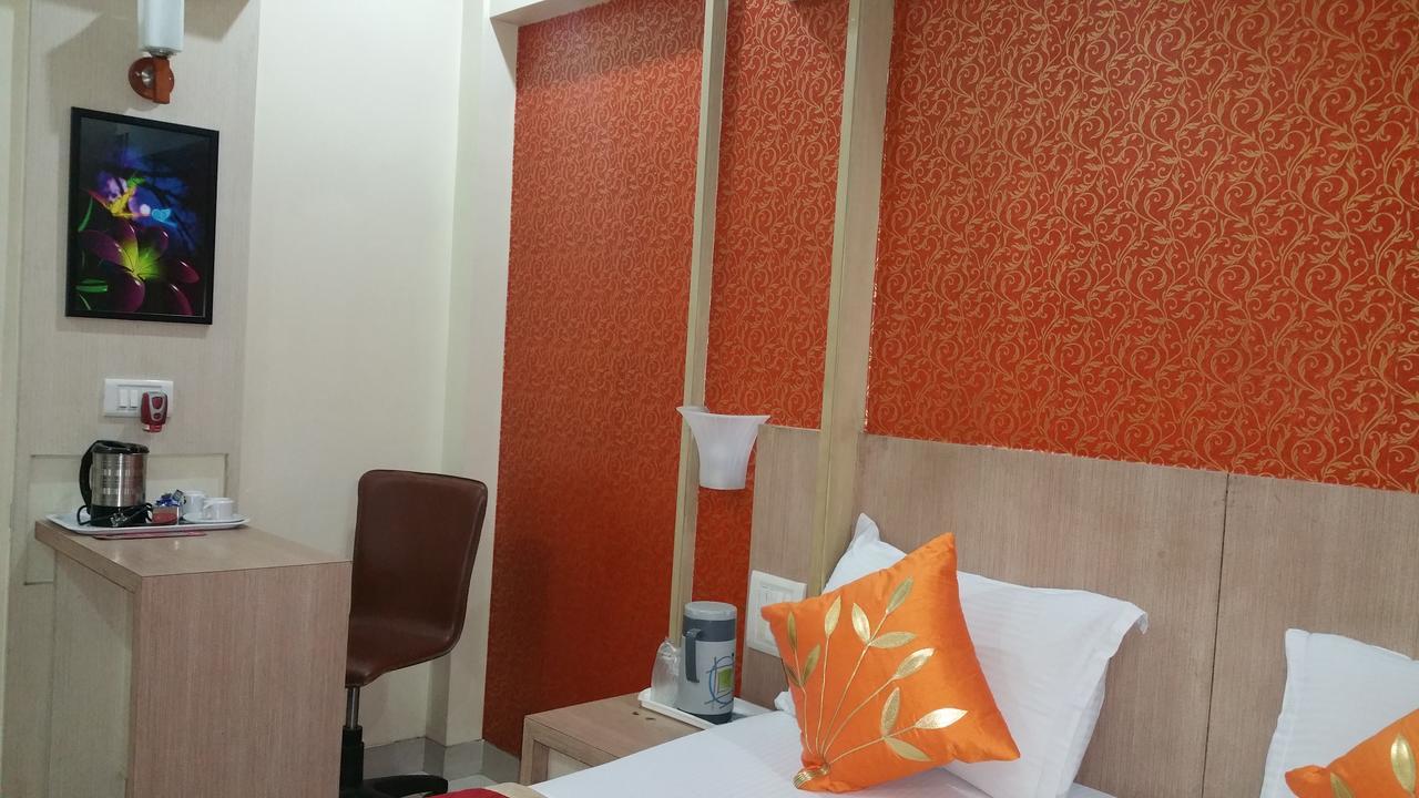 Hotel Panchratna Panvel Exterior photo